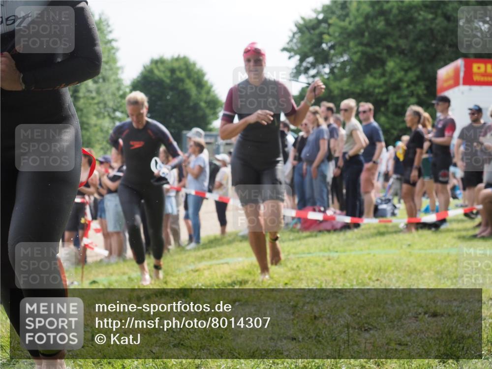 15.06.2025 - 27. Vierlanden-Triathlon KatJ http://msf.ph/oto/8014307 15.06.2025 10:15:05 Schwimmen 476, 521, 525, 528, 570, 592, 593, 597, 605, 1397 meine-sportfotos.de