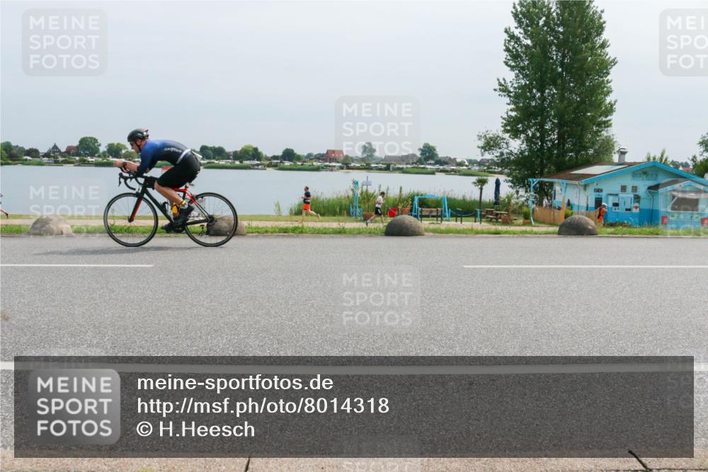 15.06.2025 - 27. Vierlanden-Triathlon H.Heesch http://msf.ph/oto/8014318 15.06.2025 11:10:14 Radfahren 130, 210, 649, 822, 851 meine-sportfotos.de