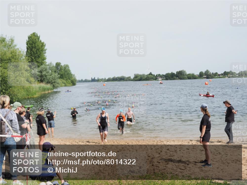 21.06.2025 - 27. Vierlanden-Triathlon MichiJ http://msf.ph/oto/8014322 15.06.2026 10:15:55 Schwimmen 505, 547, 577, 590, 606, 612, 630 meine-sportfotos.de
