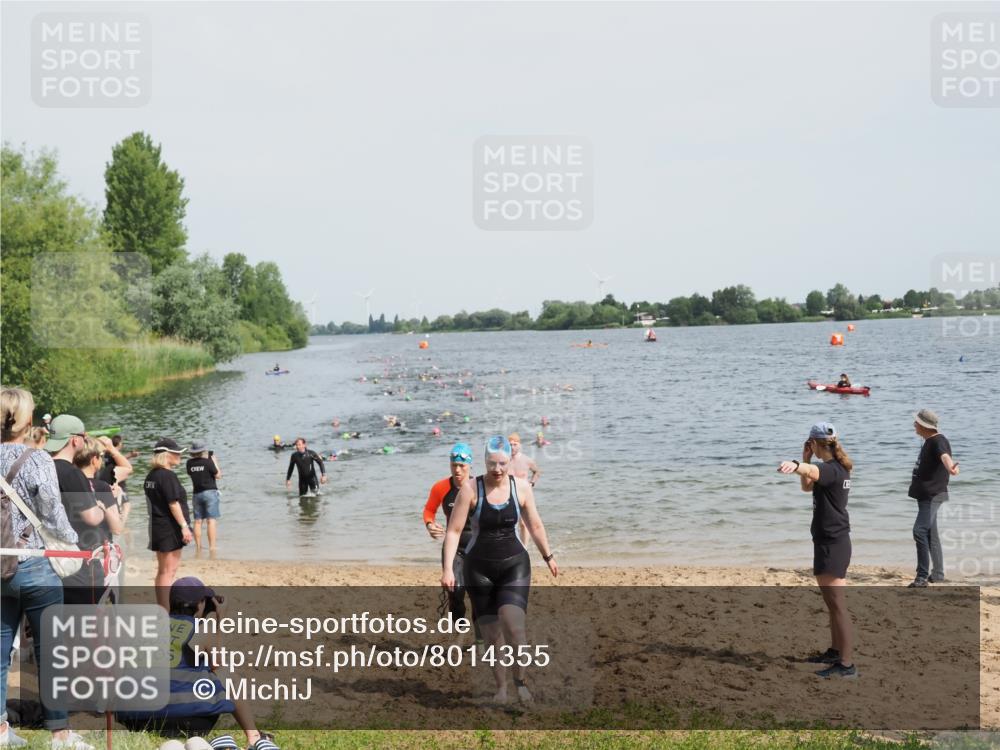 21.06.2025 - 27. Vierlanden-Triathlon MichiJ http://msf.ph/oto/8014355 15.06.2026 10:15:58 Schwimmen 505, 547, 606, 612, 630 meine-sportfotos.de