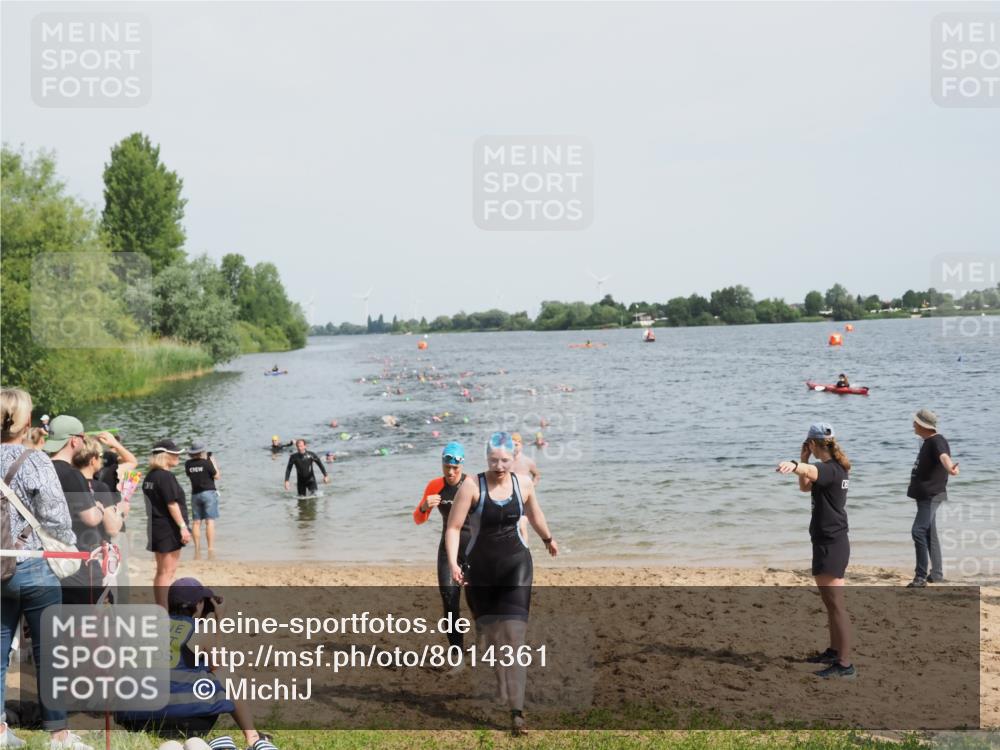 21.06.2025 - 27. Vierlanden-Triathlon MichiJ http://msf.ph/oto/8014361 15.06.2026 10:15:58 Schwimmen 505, 547, 606, 612, 630 meine-sportfotos.de