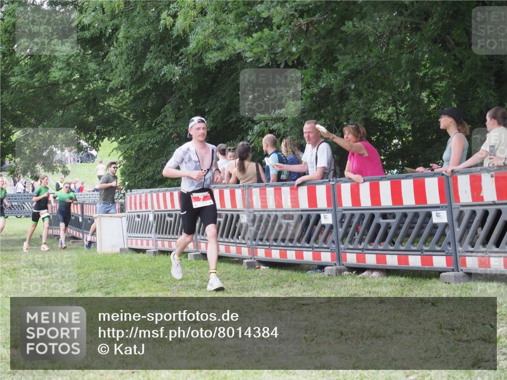 21.06.2025 - 27. Vierlanden-Triathlon KatJ http://msf.ph/oto/8014384 15.06.2025 13:11:56 Ziel 7 meine-sportfotos.de