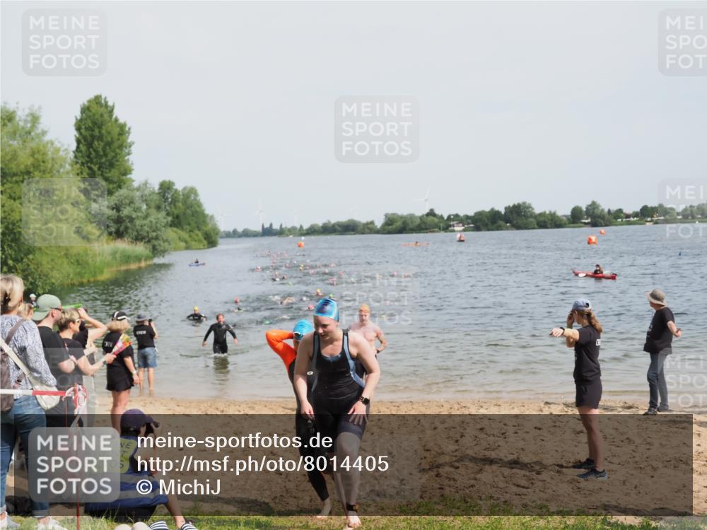 21.06.2025 - 27. Vierlanden-Triathlon MichiJ http://msf.ph/oto/8014405 15.06.2026 10:15:59 Schwimmen 445, 505, 547, 606, 612 meine-sportfotos.de