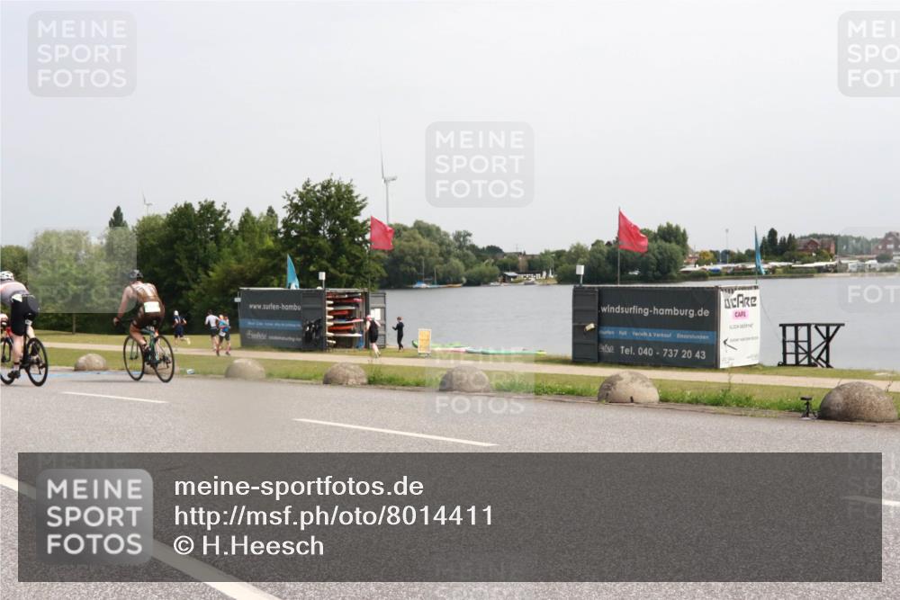 15.06.2025 - 27. Vierlanden-Triathlon H.Heesch http://msf.ph/oto/8014411 15.06.2025 11:16:09 Radfahren 102, 208, 801, 819, 860 meine-sportfotos.de