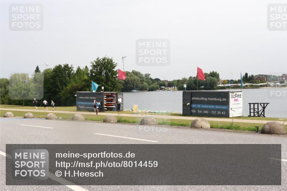 15.06.2025 - 27. Vierlanden-Triathlon H.Heesch http://msf.ph/oto/8014459 15.06.2025 11:16:11 Radfahren 102, 208, 801, 819 meine-sportfotos.de