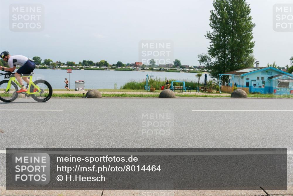 21.06.2025 - 27. Vierlanden-Triathlon H.Heesch http://msf.ph/oto/8014464 15.06.2025 11:49:34 Radfahren 779, 855 meine-sportfotos.de