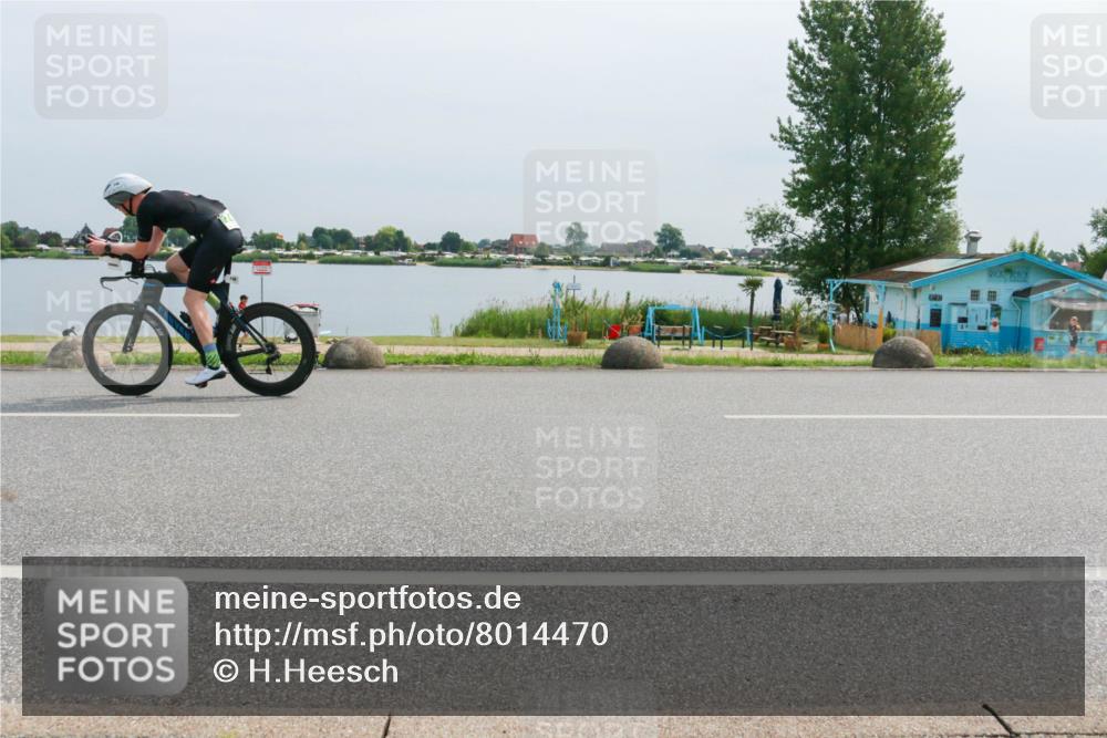 15.06.2025 - 27. Vierlanden-Triathlon H.Heesch http://msf.ph/oto/8014470 15.06.2025 11:10:32 Radfahren 145, 746, 867 meine-sportfotos.de