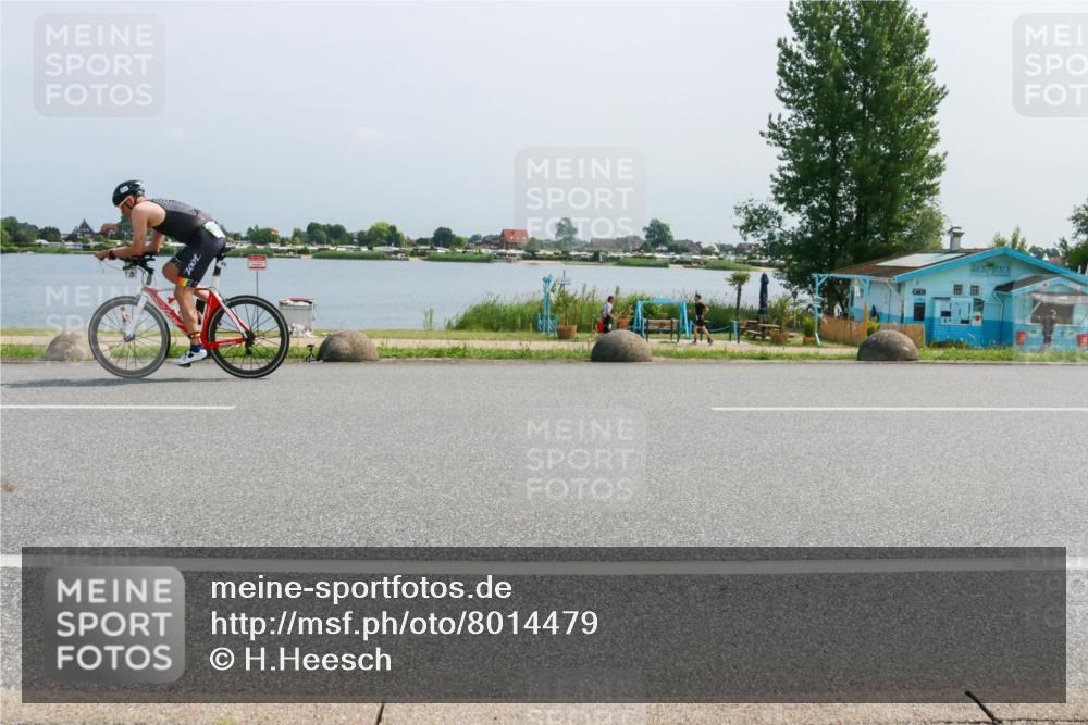 21.06.2025 - 27. Vierlanden-Triathlon H.Heesch http://msf.ph/oto/8014479 15.06.2025 11:49:40 Radfahren 810, 828, 845, 855 meine-sportfotos.de