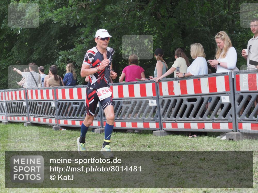 21.06.2025 - 27. Vierlanden-Triathlon KatJ http://msf.ph/oto/8014481 15.06.2025 13:12:09 Ziel 143 meine-sportfotos.de