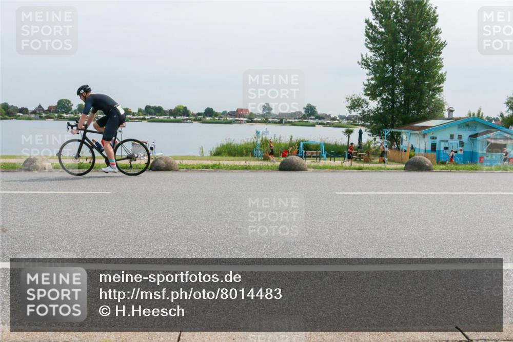 15.06.2025 - 27. Vierlanden-Triathlon H.Heesch http://msf.ph/oto/8014483 15.06.2025 11:10:38 Radfahren 681, 746 meine-sportfotos.de