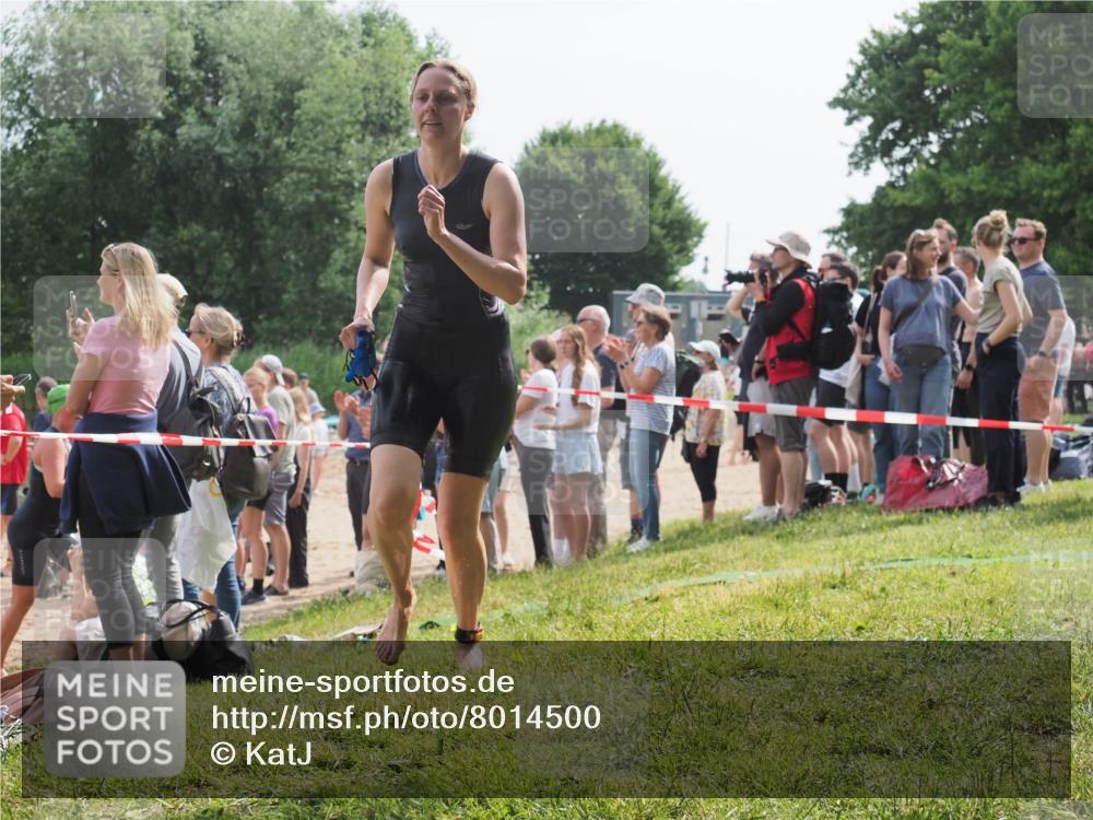15.06.2025 - 27. Vierlanden-Triathlon KatJ http://msf.ph/oto/8014500 15.06.2025 10:15:11 Schwimmen 480, 528, 555, 587, 592, 597, 605, 635 meine-sportfotos.de