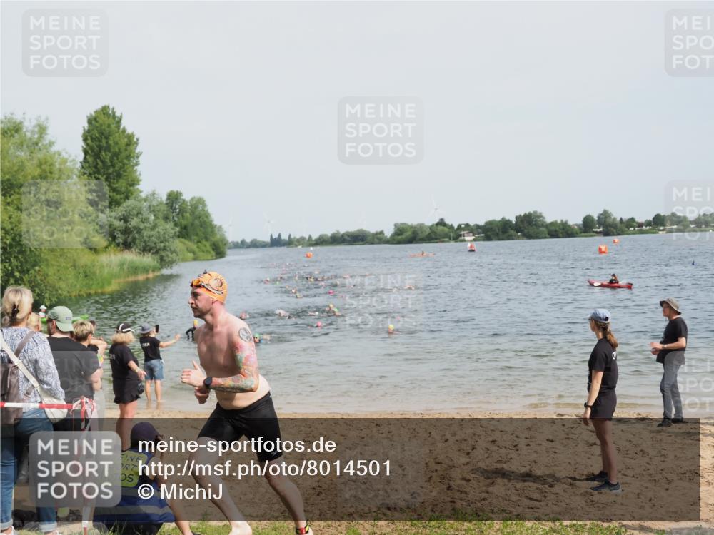 21.06.2025 - 27. Vierlanden-Triathlon MichiJ http://msf.ph/oto/8014501 15.06.2026 10:16:02 Schwimmen 445, 547, 606, 612 meine-sportfotos.de