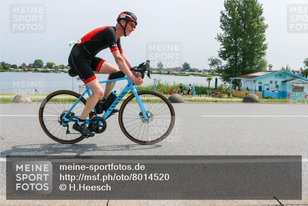 21.06.2025 - 27. Vierlanden-Triathlon H.Heesch http://msf.ph/oto/8014520 15.06.2025 11:49:40 Radfahren 810, 828, 845, 855 meine-sportfotos.de