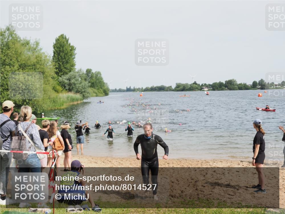 21.06.2025 - 27. Vierlanden-Triathlon MichiJ http://msf.ph/oto/8014527 15.06.2026 10:16:08 Schwimmen 445, 489, 612 meine-sportfotos.de