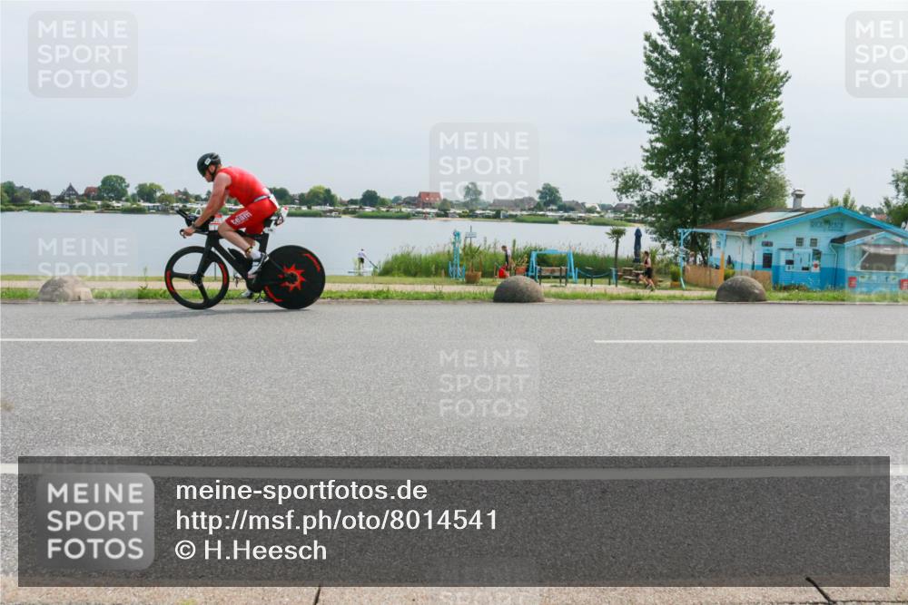 15.06.2025 - 27. Vierlanden-Triathlon H.Heesch http://msf.ph/oto/8014541 15.06.2025 11:11:02 Radfahren 108, 731 meine-sportfotos.de