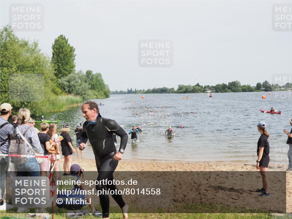 21.06.2025 - 27. Vierlanden-Triathlon MichiJ http://msf.ph/oto/8014558 15.06.2026 10:16:09 Schwimmen 445, 489, 611 meine-sportfotos.de
