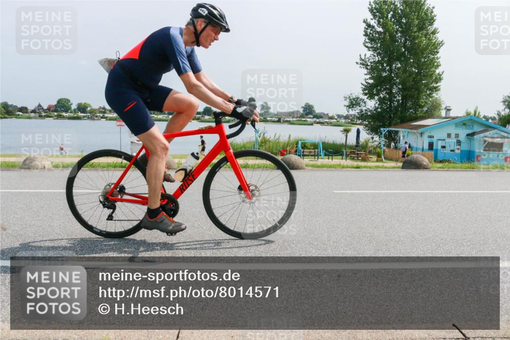 21.06.2025 - 27. Vierlanden-Triathlon H.Heesch http://msf.ph/oto/8014571 15.06.2025 11:49:43 Radfahren 810, 828, 845 meine-sportfotos.de