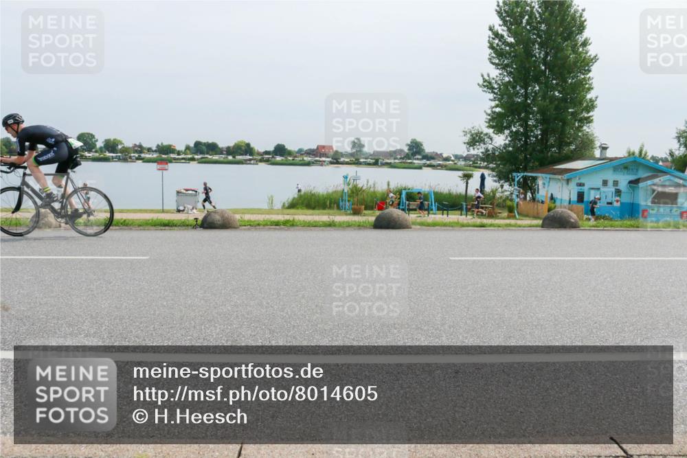 15.06.2025 - 27. Vierlanden-Triathlon H.Heesch http://msf.ph/oto/8014605 15.06.2025 11:11:25 Radfahren 59, 77, 88, 116, 127, 646 meine-sportfotos.de