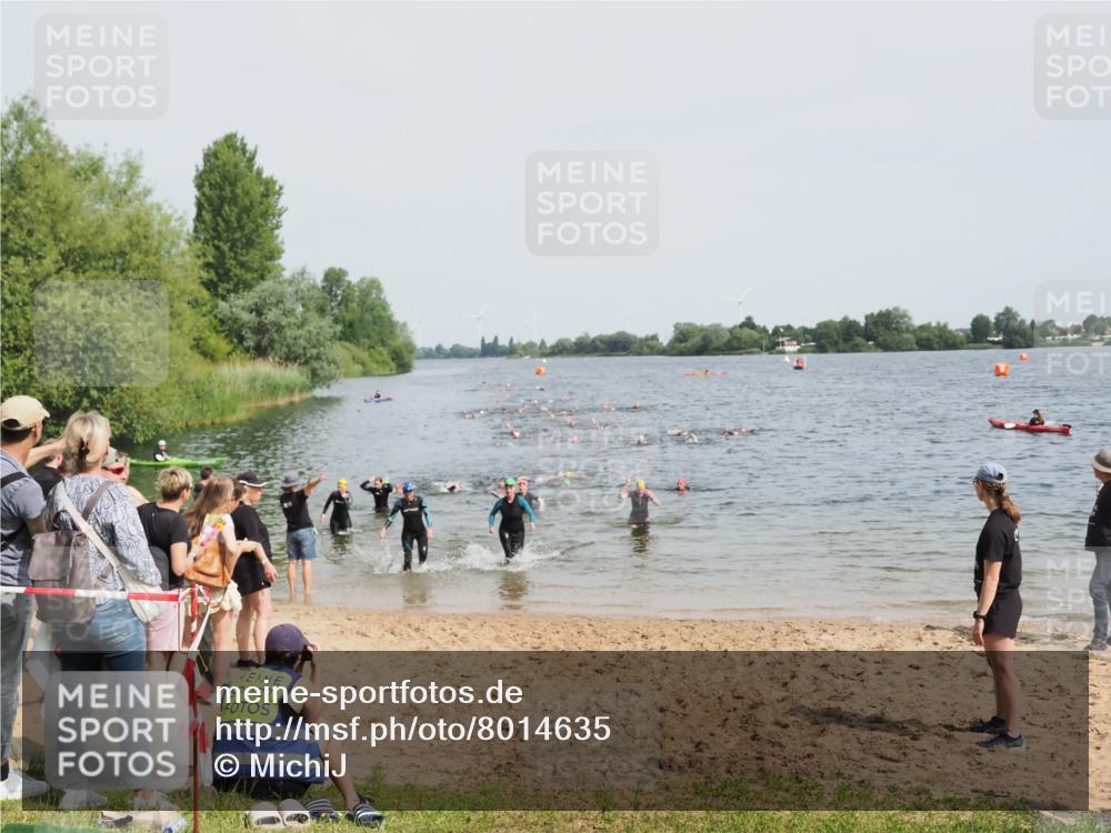 21.06.2025 - 27. Vierlanden-Triathlon MichiJ http://msf.ph/oto/8014635 15.06.2026 10:16:10 Schwimmen 445, 489, 611 meine-sportfotos.de