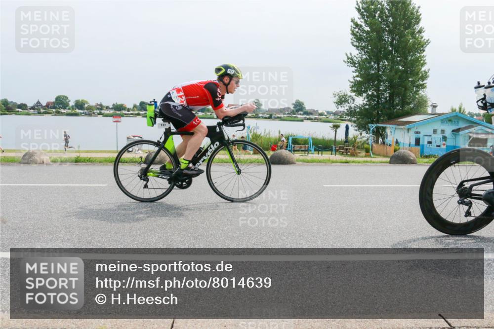 15.06.2025 - 27. Vierlanden-Triathlon H.Heesch http://msf.ph/oto/8014639 15.06.2025 11:11:26 Radfahren 59, 88, 116, 127, 646 meine-sportfotos.de