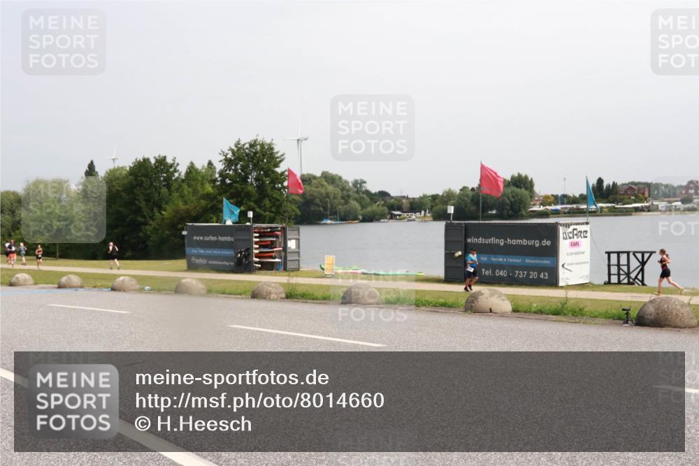 15.06.2025 - 27. Vierlanden-Triathlon H.Heesch http://msf.ph/oto/8014660 15.06.2025 11:16:16 Radfahren 801, 819 meine-sportfotos.de