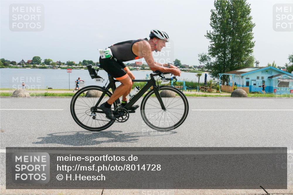 21.06.2025 - 27. Vierlanden-Triathlon H.Heesch http://msf.ph/oto/8014728 15.06.2025 11:50:08 Radfahren 714, 738, 819, 830, 832, 953 meine-sportfotos.de