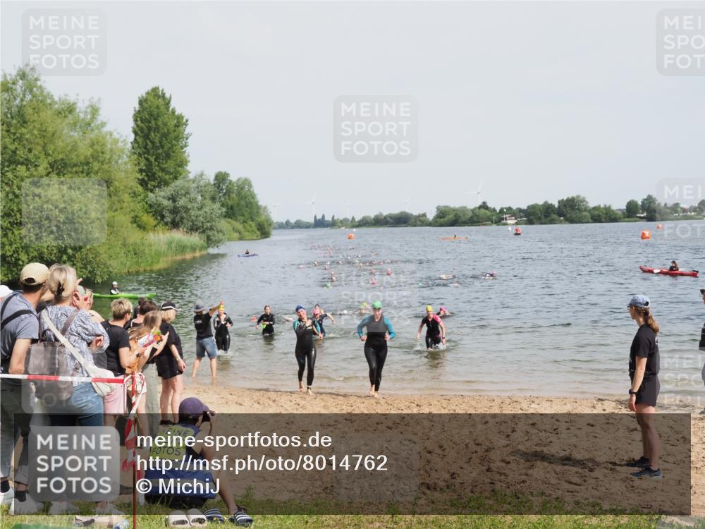 21.06.2025 - 27. Vierlanden-Triathlon MichiJ http://msf.ph/oto/8014762 15.06.2026 10:16:13 Schwimmen 445, 489, 523, 611 meine-sportfotos.de