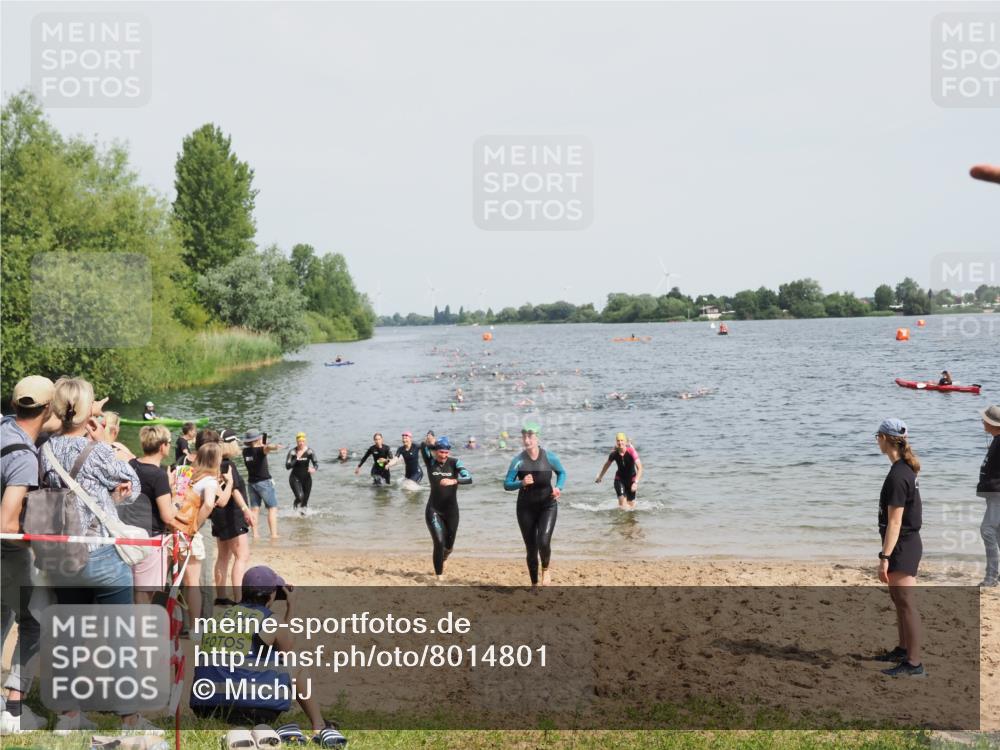 21.06.2025 - 27. Vierlanden-Triathlon MichiJ http://msf.ph/oto/8014801 15.06.2026 10:16:14 Schwimmen 445, 477, 489, 523, 611 meine-sportfotos.de