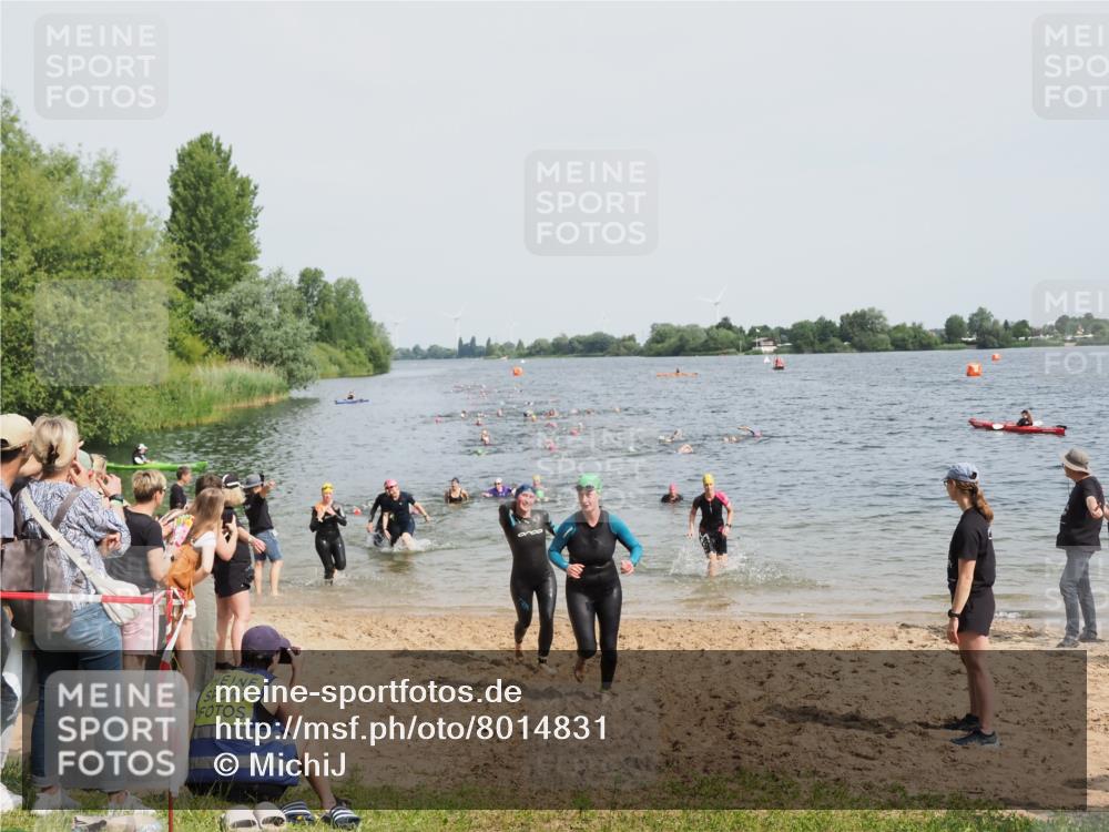 21.06.2025 - 27. Vierlanden-Triathlon MichiJ http://msf.ph/oto/8014831 15.06.2026 10:16:15 Schwimmen 445, 477, 489, 494, 523, 611 meine-sportfotos.de