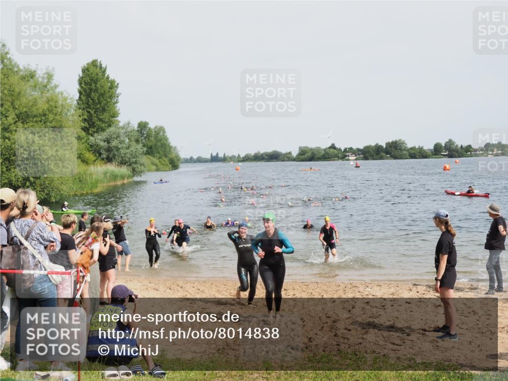 21.06.2025 - 27. Vierlanden-Triathlon MichiJ http://msf.ph/oto/8014838 15.06.2026 10:16:15 Schwimmen 445, 477, 489, 494, 523, 611 meine-sportfotos.de