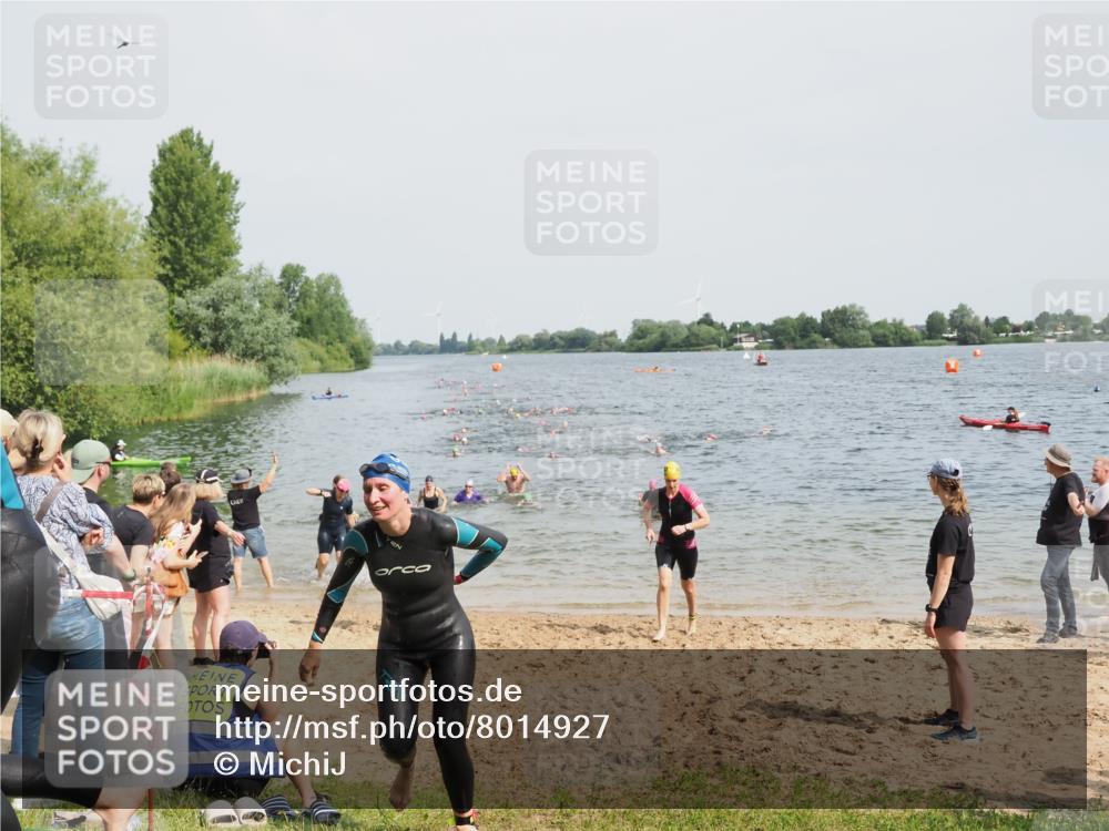 21.06.2025 - 27. Vierlanden-Triathlon MichiJ http://msf.ph/oto/8014927 15.06.2026 10:16:18 Schwimmen 477, 489, 494, 523, 526, 611 meine-sportfotos.de