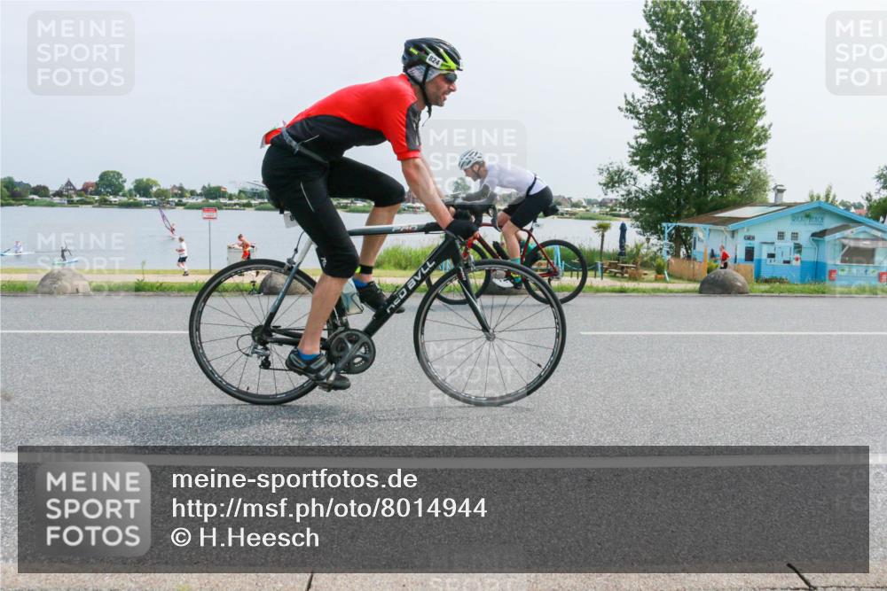 21.06.2025 - 27. Vierlanden-Triathlon H.Heesch http://msf.ph/oto/8014944 15.06.2025 11:51:36 Radfahren 728, 824, 952, 958 meine-sportfotos.de