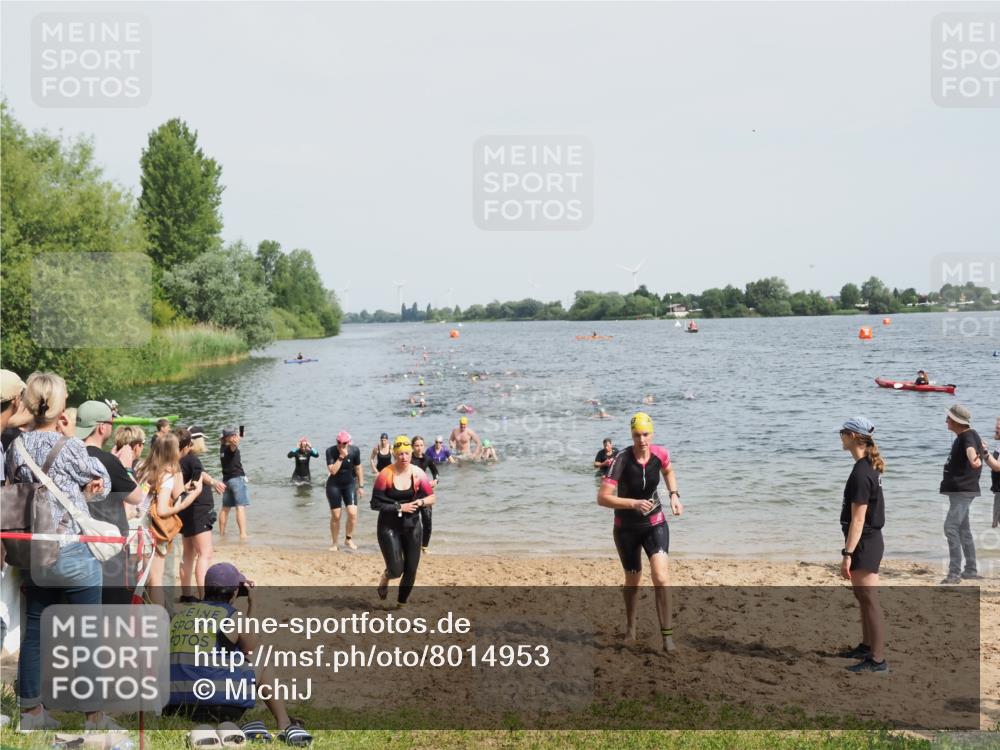 21.06.2025 - 27. Vierlanden-Triathlon MichiJ http://msf.ph/oto/8014953 15.06.2026 10:16:20 Schwimmen 477, 487, 489, 494, 523, 526, 611, 634 meine-sportfotos.de
