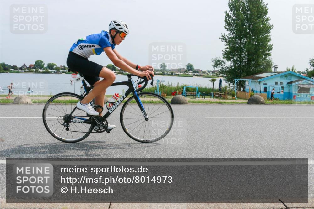 21.06.2025 - 27. Vierlanden-Triathlon H.Heesch http://msf.ph/oto/8014973 15.06.2025 11:51:40 Radfahren 728, 824, 952, 958 meine-sportfotos.de