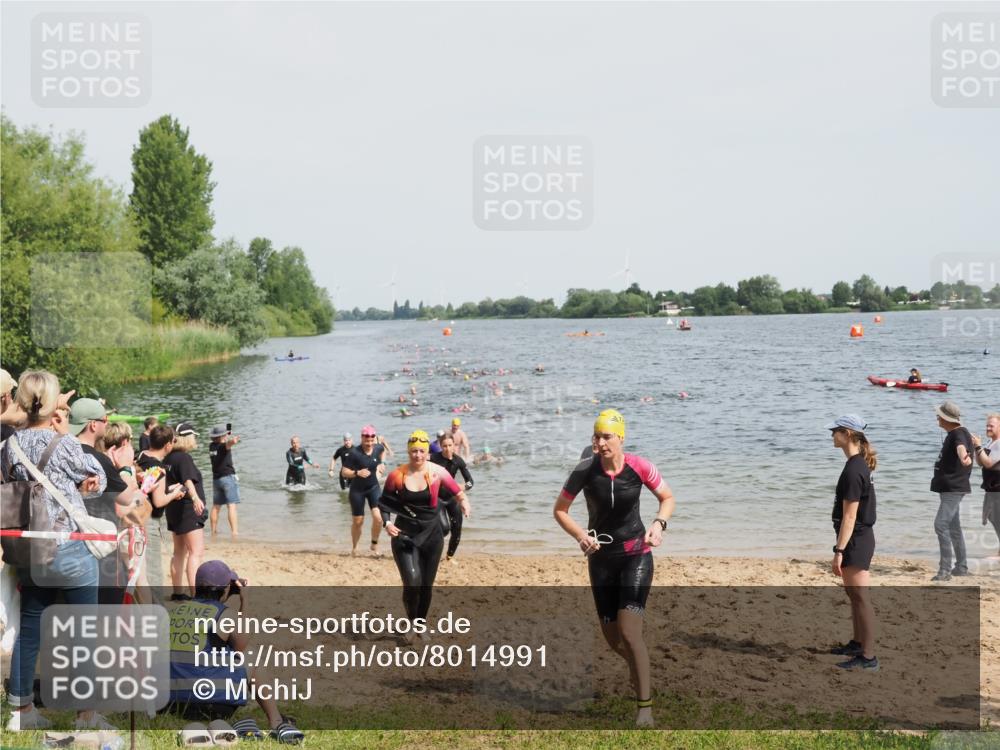 21.06.2025 - 27. Vierlanden-Triathlon MichiJ http://msf.ph/oto/8014991 15.06.2026 10:16:21 Schwimmen 477, 487, 489, 494, 499, 523, 526, 574, 611, 614, 634 meine-sportfotos.de