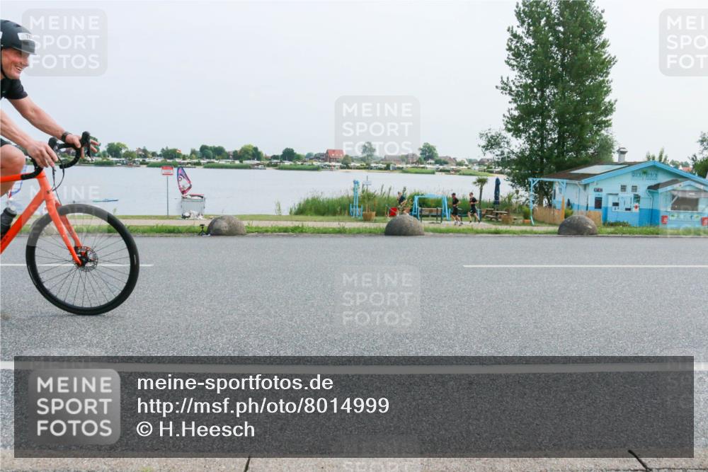 21.06.2025 - 27. Vierlanden-Triathlon H.Heesch http://msf.ph/oto/8014999 15.06.2025 11:51:59 Radfahren 208, 784, 928 meine-sportfotos.de