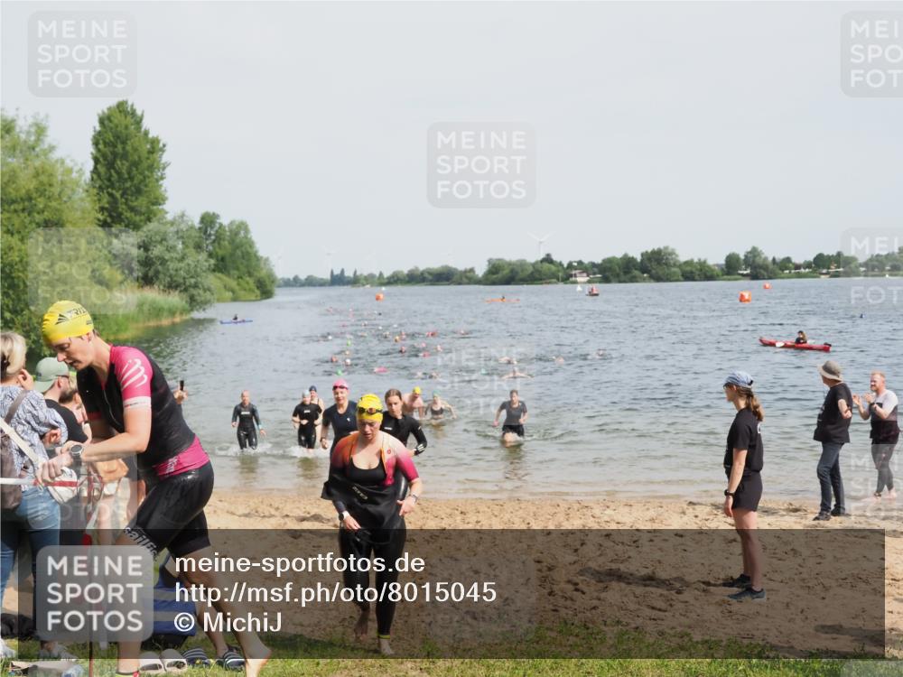 21.06.2025 - 27. Vierlanden-Triathlon MichiJ http://msf.ph/oto/8015045 15.06.2026 10:16:22 Schwimmen 477, 487, 489, 494, 499, 523, 526, 574, 611, 614, 634 meine-sportfotos.de
