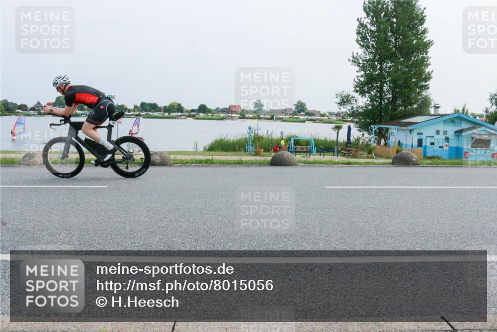 21.06.2025 - 27. Vierlanden-Triathlon H.Heesch http://msf.ph/oto/8015056 15.06.2025 11:52:07 Radfahren 645, 658 meine-sportfotos.de