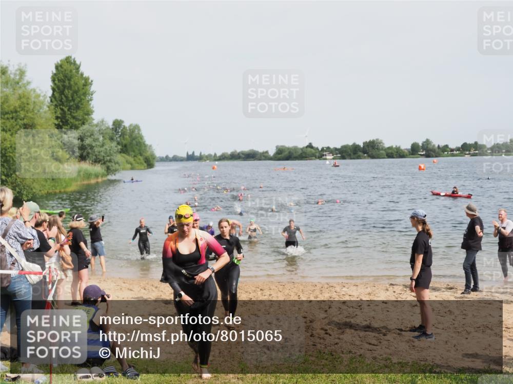 21.06.2025 - 27. Vierlanden-Triathlon MichiJ http://msf.ph/oto/8015065 15.06.2026 10:16:22 Schwimmen 477, 487, 489, 494, 499, 523, 526, 574, 611, 614, 634 meine-sportfotos.de