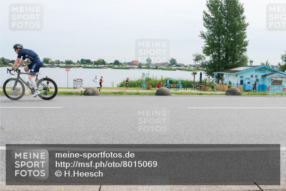 15.06.2025 - 27. Vierlanden-Triathlon H.Heesch http://msf.ph/oto/8015069 15.06.2025 11:12:24 Radfahren 222, 235, 637, 699, 854 meine-sportfotos.de