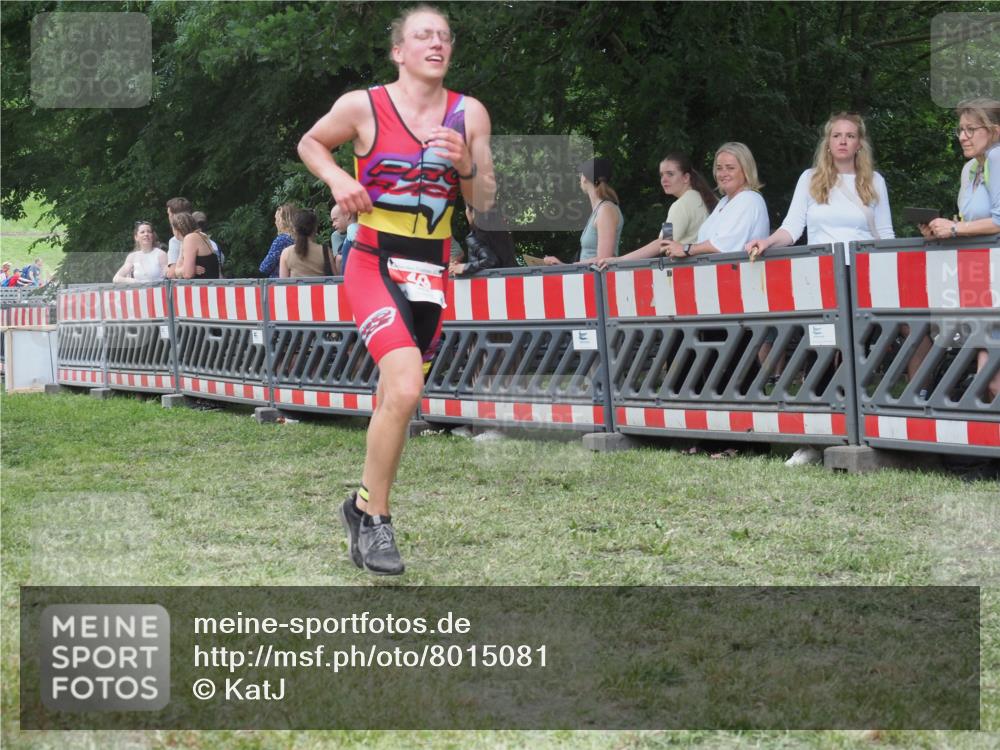 21.06.2025 - 27. Vierlanden-Triathlon KatJ http://msf.ph/oto/8015081 15.06.2025 13:13:10 Ziel 49, 677 meine-sportfotos.de
