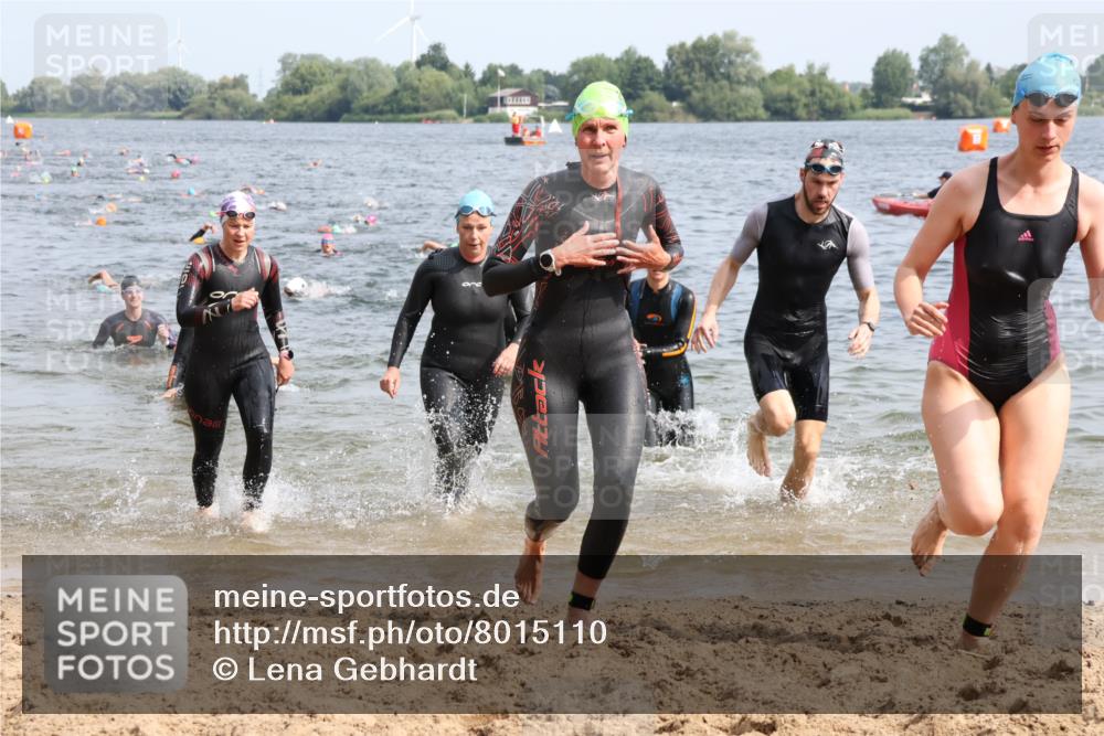 15.06.2025 - 27. Vierlanden-Triathlon Lena Gebhardt http://msf.ph/oto/8015110 15.06.2025 10:14:52 Schwimmen 476, 521, 525, 528, 546, 559, 570, 592, 593, 605, 608, 1397 meine-sportfotos.de