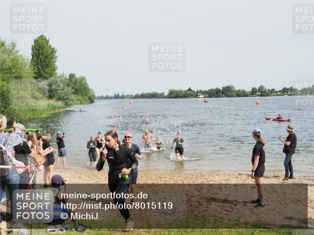 21.06.2025 - 27. Vierlanden-Triathlon MichiJ http://msf.ph/oto/8015119 15.06.2026 10:16:24 Schwimmen 477, 487, 489, 491, 494, 499, 523, 526, 574, 611, 614, 634 meine-sportfotos.de