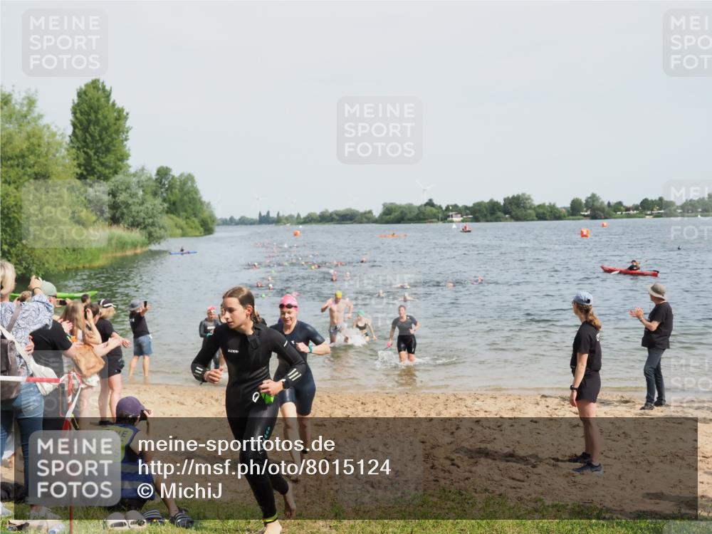 21.06.2025 - 27. Vierlanden-Triathlon MichiJ http://msf.ph/oto/8015124 15.06.2026 10:16:24 Schwimmen 477, 487, 489, 491, 494, 499, 523, 526, 574, 611, 614, 634 meine-sportfotos.de
