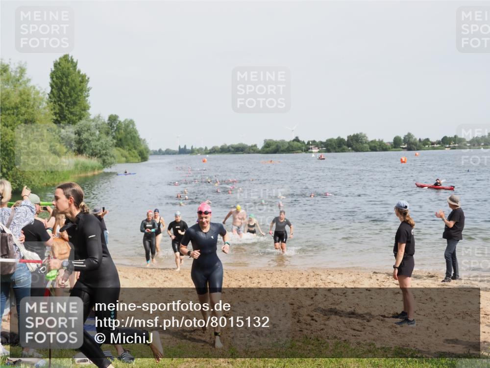 21.06.2025 - 27. Vierlanden-Triathlon MichiJ http://msf.ph/oto/8015132 15.06.2026 10:16:24 Schwimmen 477, 487, 489, 491, 494, 499, 523, 526, 574, 611, 614, 634 meine-sportfotos.de