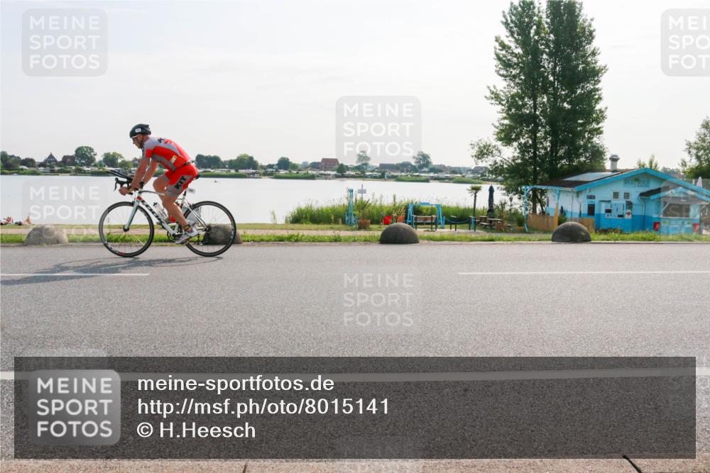 15.06.2025 - 27. Vierlanden-Triathlon H.Heesch http://msf.ph/oto/8015141 15.06.2025 09:05:03 Radfahren 82, 162, 232 meine-sportfotos.de