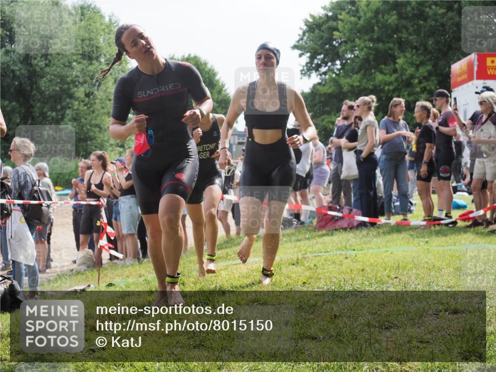 15.06.2025 - 27. Vierlanden-Triathlon KatJ http://msf.ph/oto/8015150 15.06.2025 10:15:27 Schwimmen 507, 542, 554, 579, 613, 631 meine-sportfotos.de