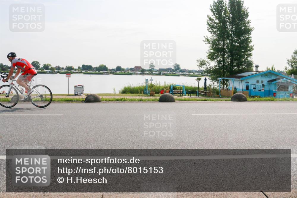 15.06.2025 - 27. Vierlanden-Triathlon H.Heesch http://msf.ph/oto/8015153 15.06.2025 09:05:03 Radfahren 82, 162, 232 meine-sportfotos.de