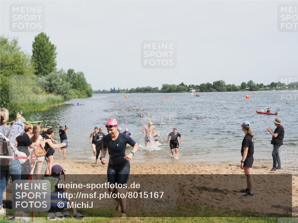 21.06.2025 - 27. Vierlanden-Triathlon MichiJ http://msf.ph/oto/8015167 15.06.2026 10:16:25 Schwimmen 477, 487, 491, 494, 499, 523, 526, 549, 574, 611, 614, 634 meine-sportfotos.de