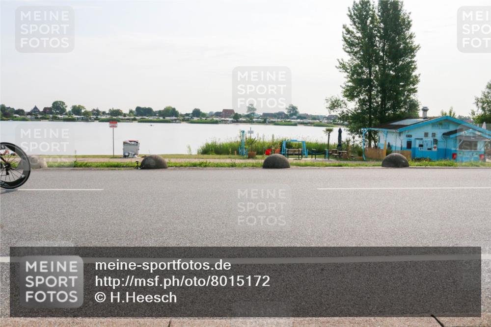 15.06.2025 - 27. Vierlanden-Triathlon H.Heesch http://msf.ph/oto/8015172 15.06.2025 09:05:04 Radfahren 82, 162, 232 meine-sportfotos.de